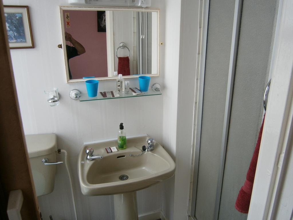 Guesthouse The Royale Hotel Blackpool Chambre photo